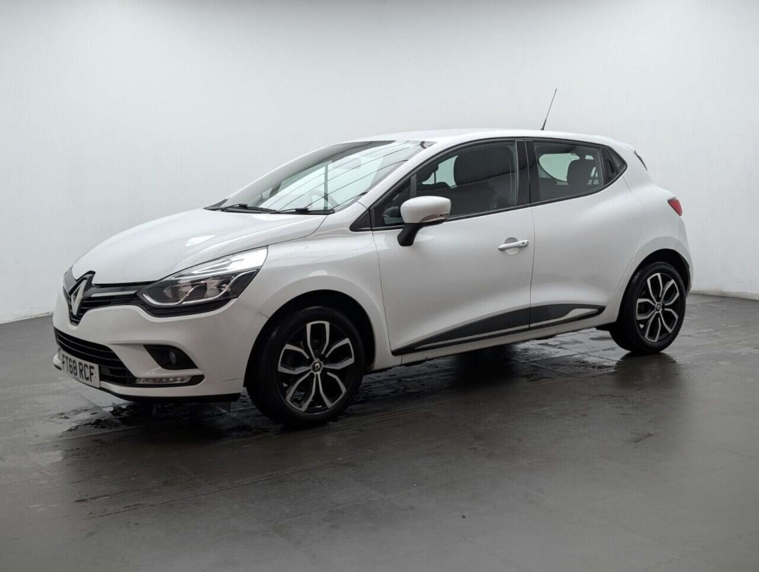 Used Renault Clio 2019 for sale - 77713880: Photo 4
