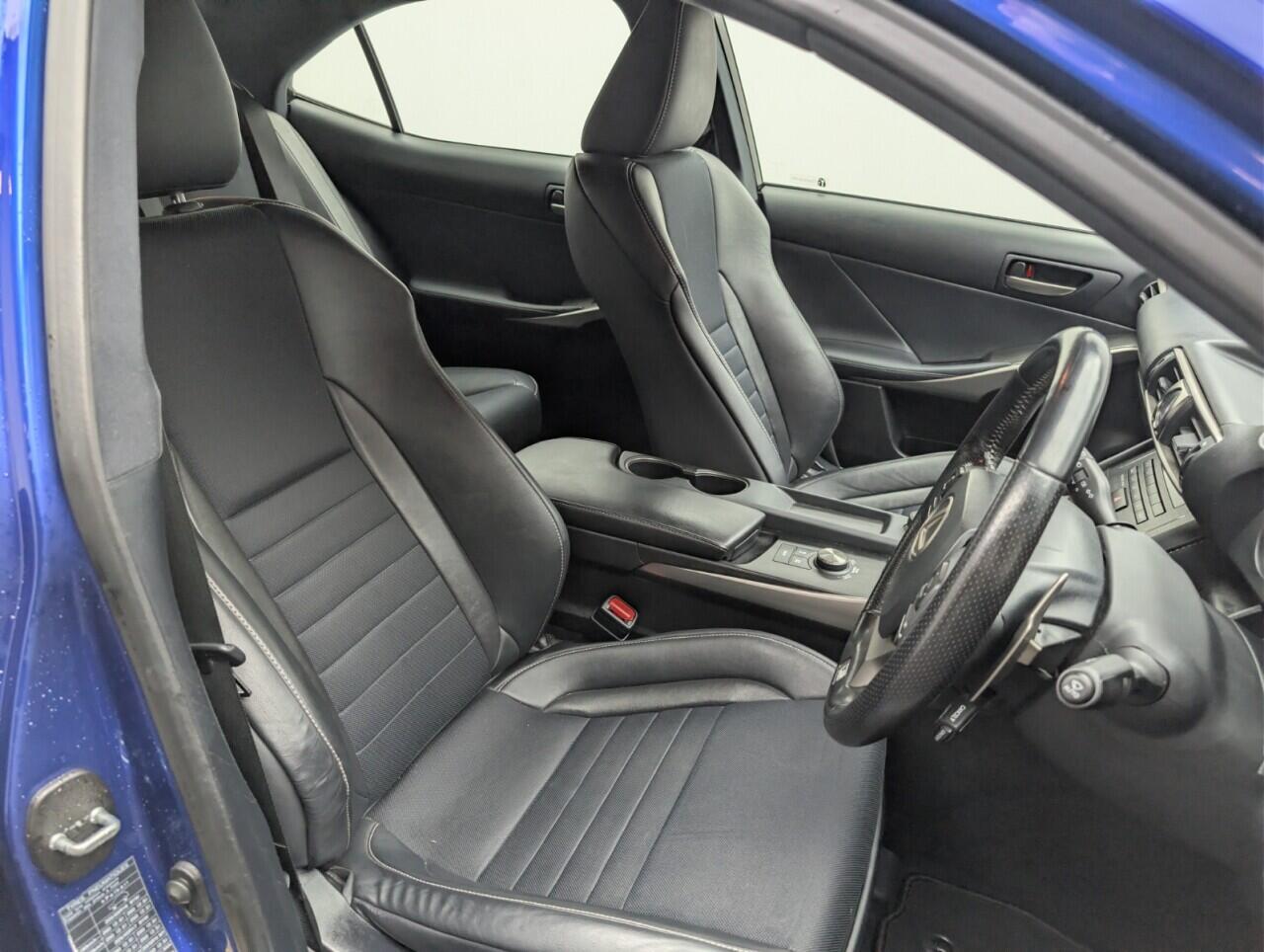 Used Lexus IS 2018 for sale - 77040948: Photo 24