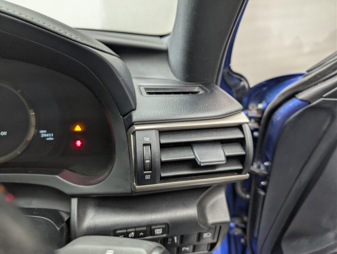 Used Lexus IS 2018 for sale - 77040948: Photo 32