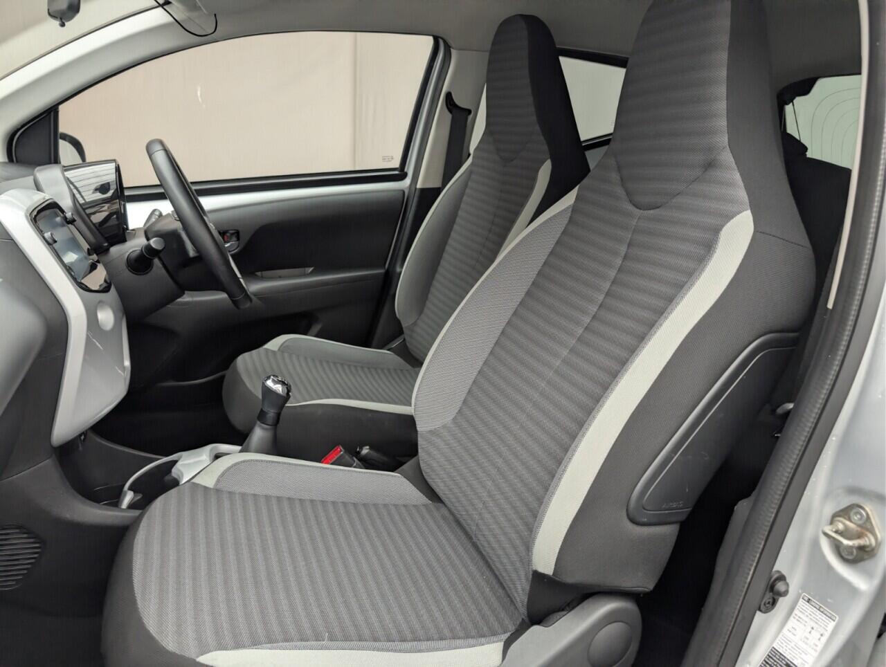 Used Toyota AYGO for sale - 76781527: Photo 27