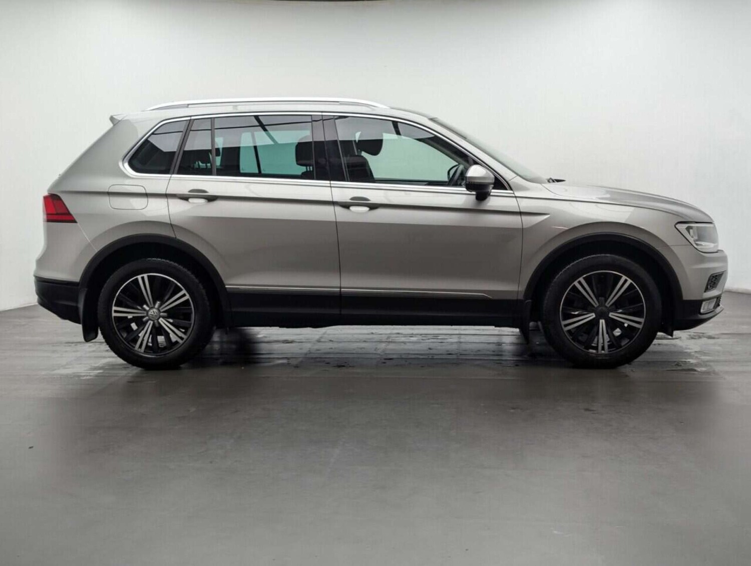 Used Volkswagen Tiguan 2016 for sale - 77713577: Photo 9