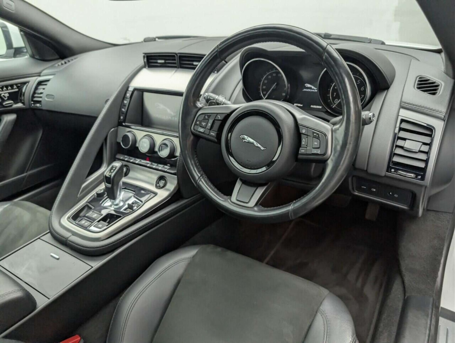 Used Jaguar F-Type 2017 for sale - 77714430: Photo 11