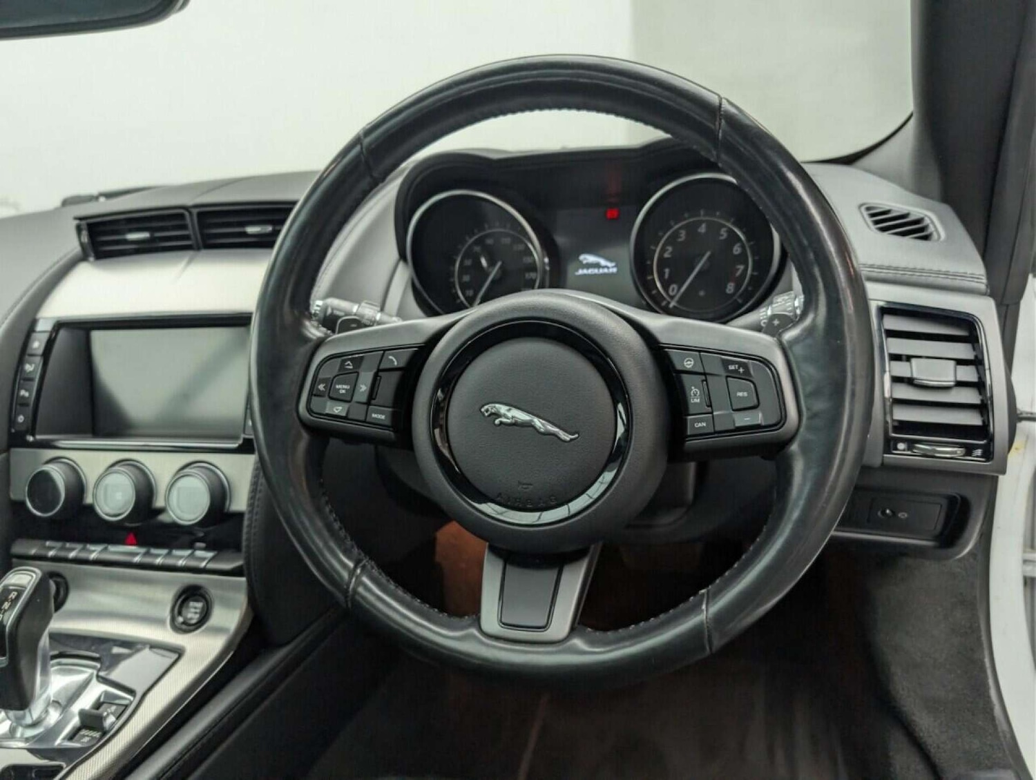 Used Jaguar F-Type 2017 for sale - 77714430: Photo 25