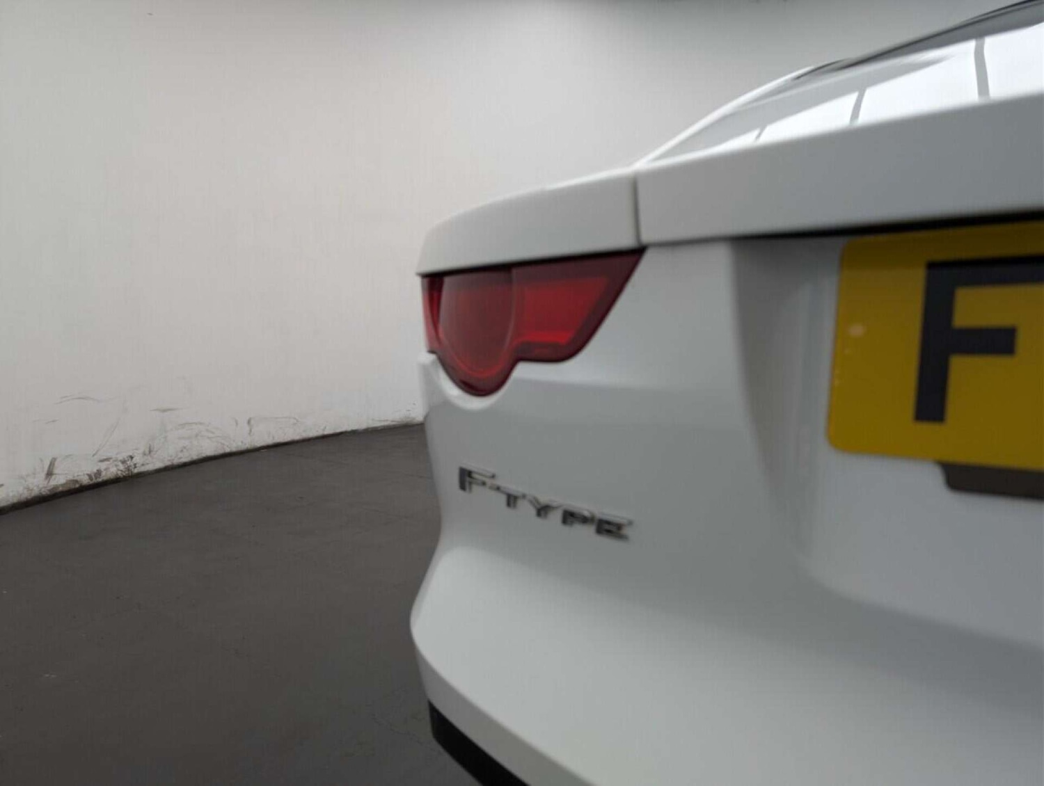 Used Jaguar F-Type 2017 for sale - 77714430: Photo 27