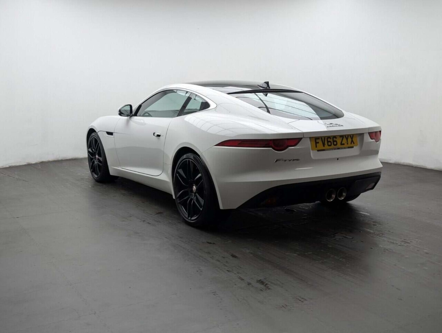 Used Jaguar F-Type 2017 for sale - 77714430: Photo 6