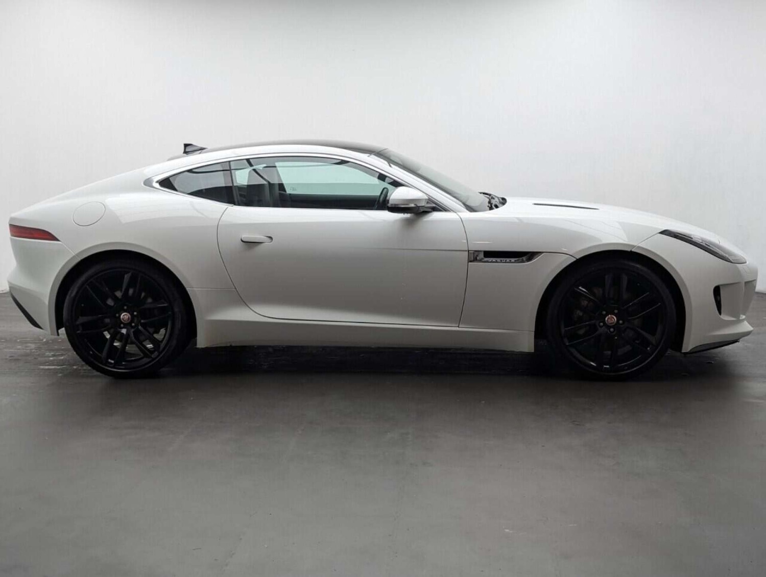 Used Jaguar F-Type 2017 for sale - 77714430: Photo 9