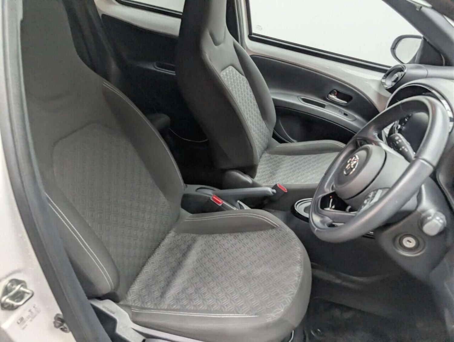 Used Toyota Aygo X 2023 for sale - 77713446: Photo 12