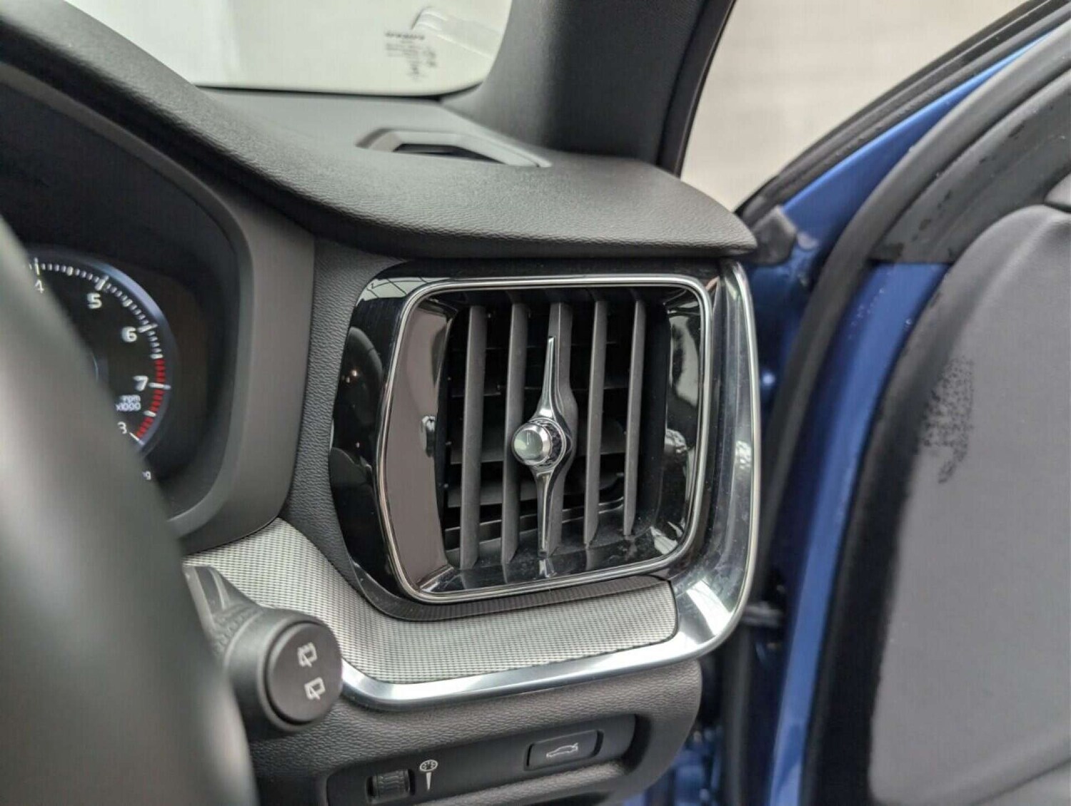 Used Volvo V60 2019 for sale - 77713747: Photo 18