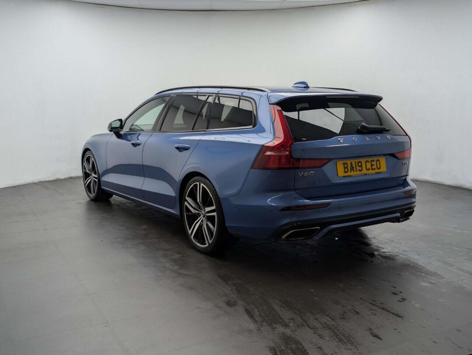 Used Volvo V60 2019 for sale - 77713747: Photo 6