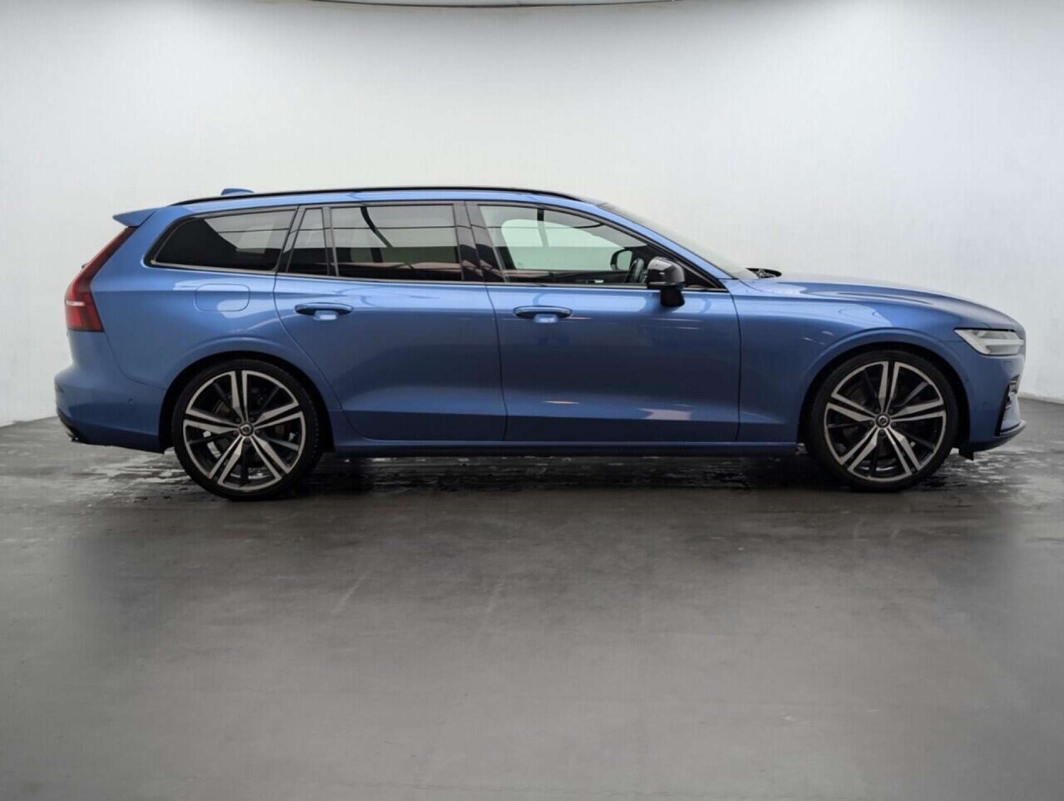 Used Volvo V60 2019 for sale - 77713747: Photo 9