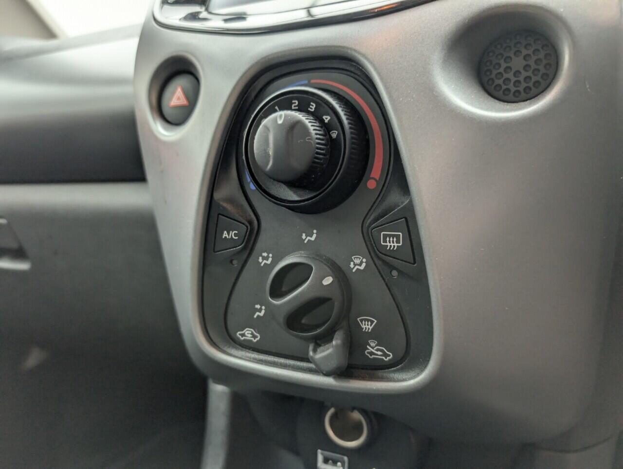 Used Toyota AYGO 2020 for sale - 76425320: Photo 16