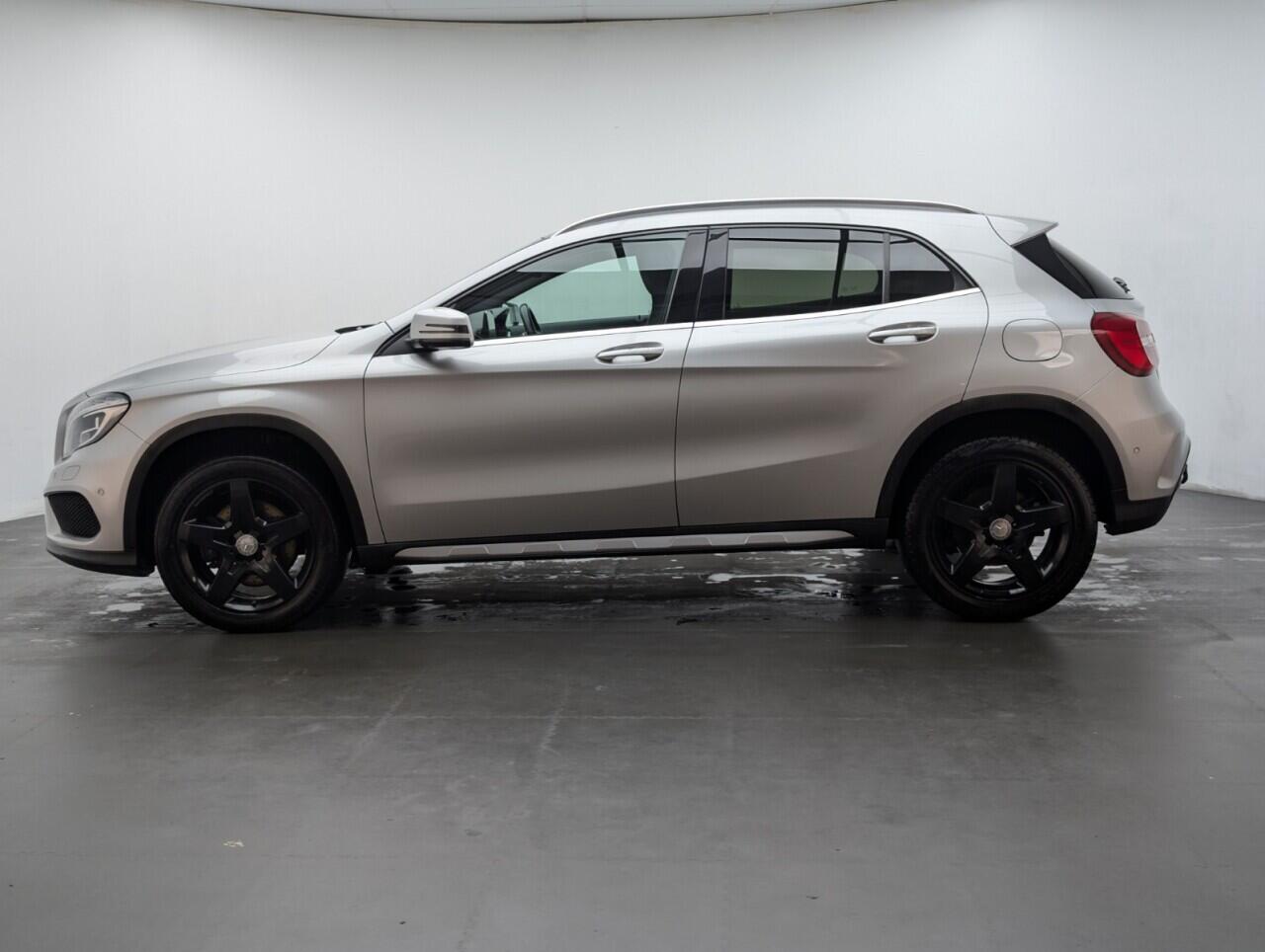 Used Mercedes-Benz GLA 2016 for sale - 76998980: Photo 4