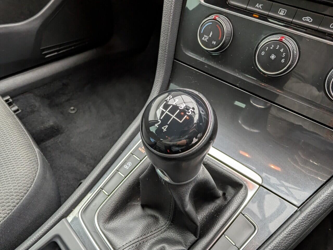 Used Volkswagen Golf 2019 for sale - 76424623: Photo 14