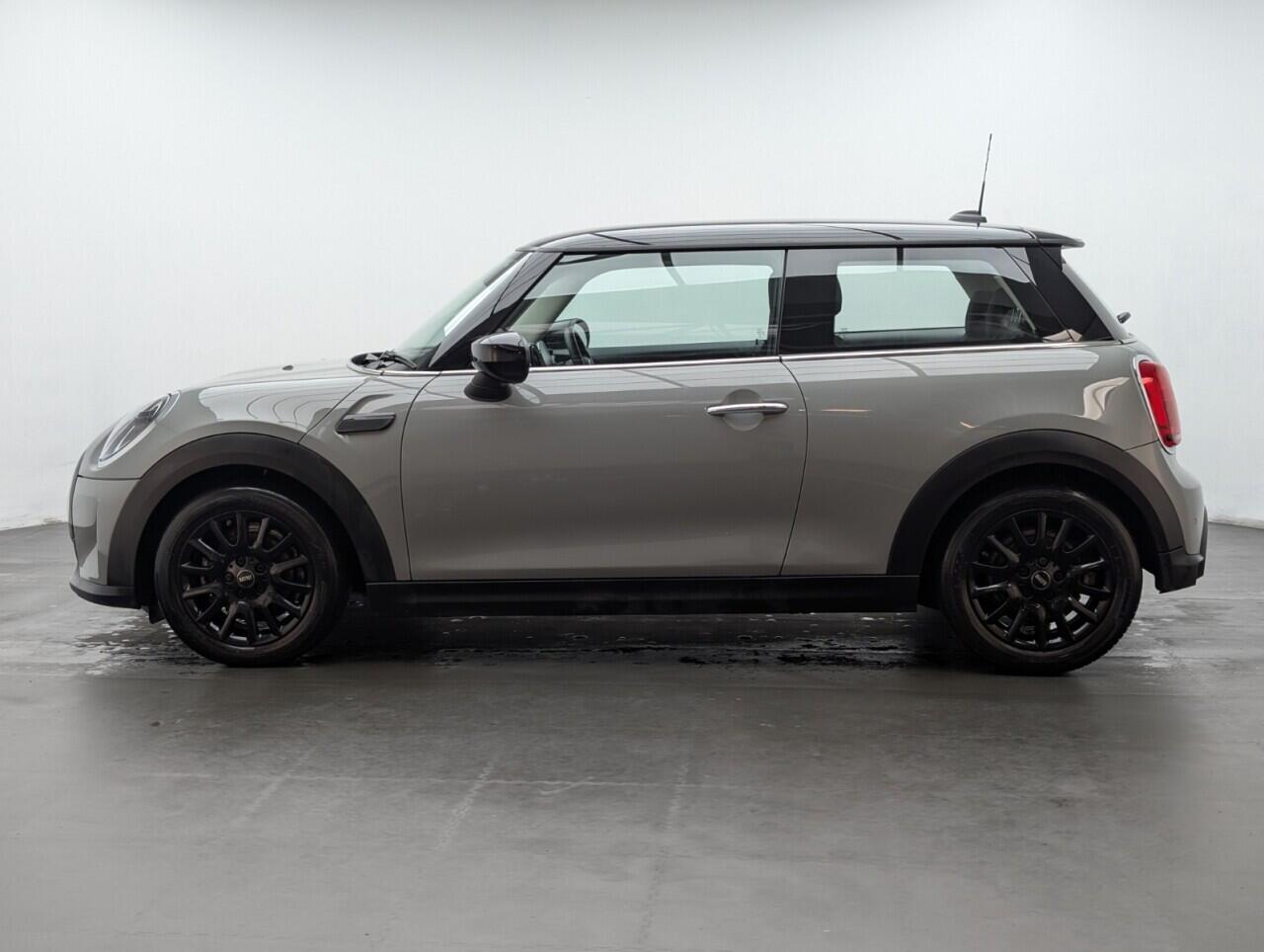 Used MINI Hatch 2022 for sale - 76802115: Photo 5