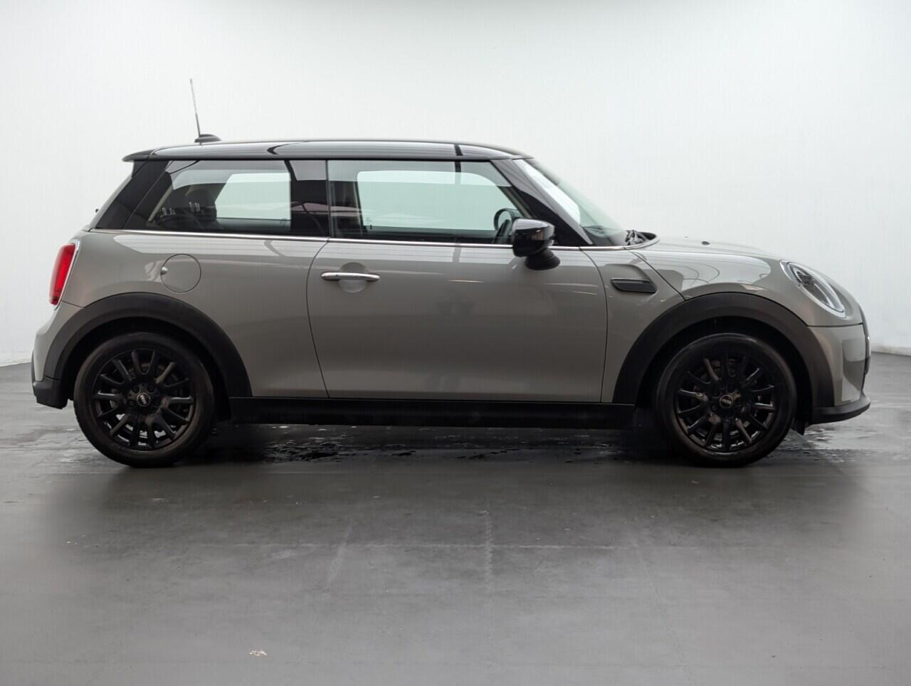 Used MINI Hatch 2022 for sale - 76802115: Photo 9