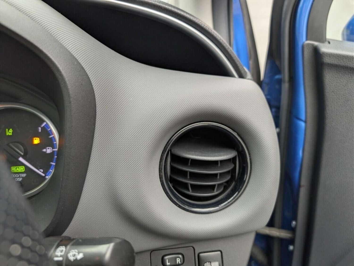 Used Toyota Yaris 2016 for sale - 77903120: Photo 23