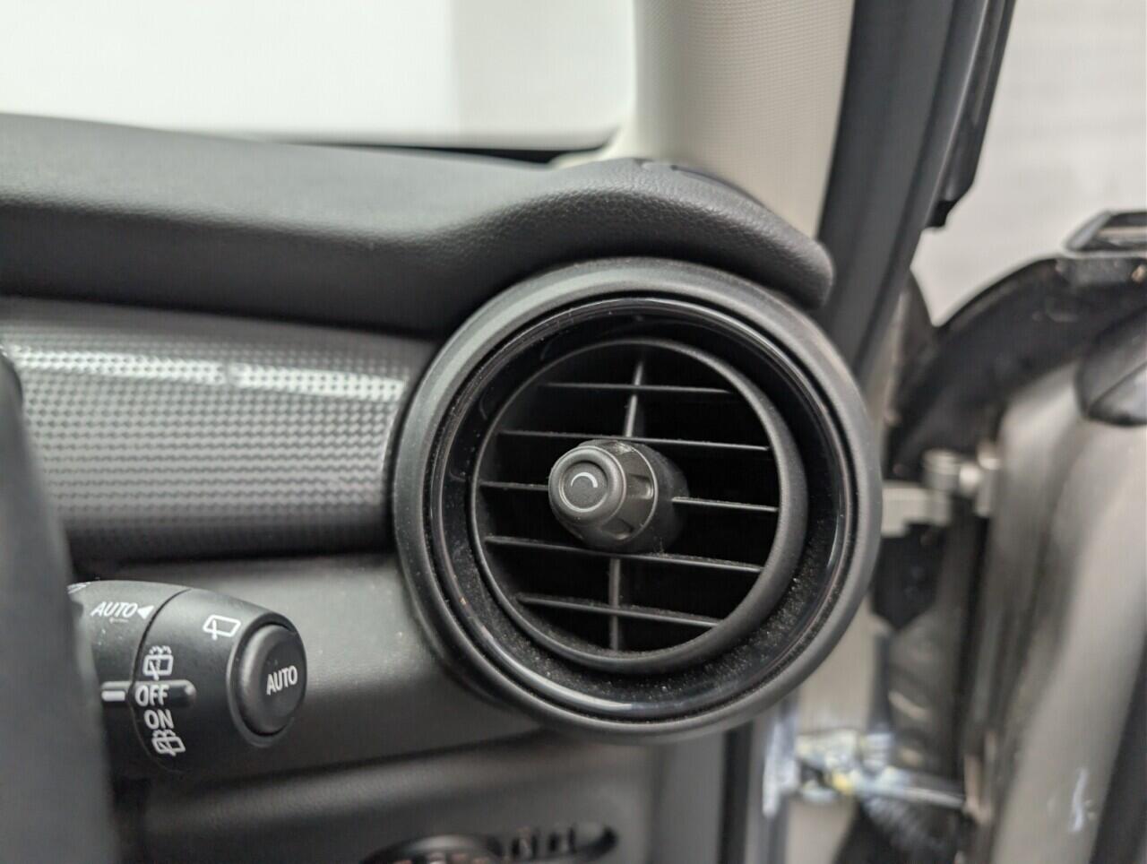 Used MINI Hatch 2017 for sale - 77143372: Photo 17