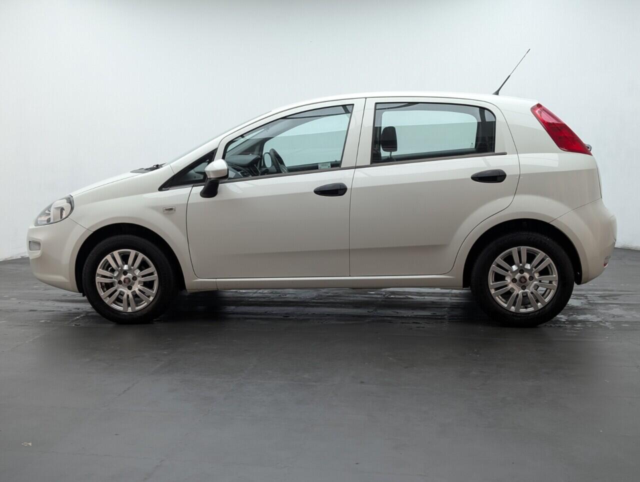 Used Fiat Punto 2017 for sale - 76765942: Photo 5