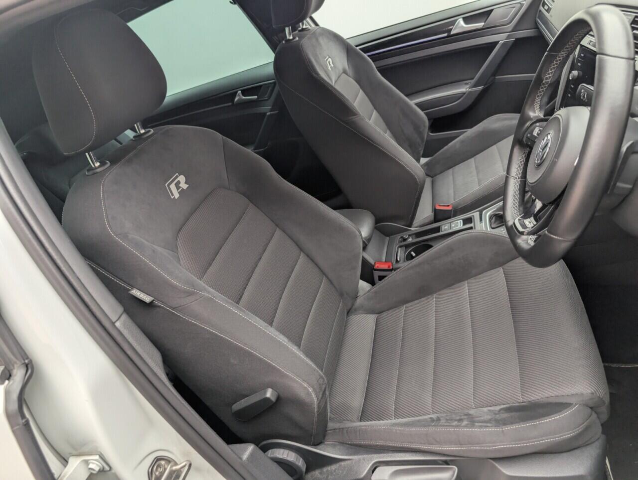 Used Volkswagen Golf 2017 for sale - 76422924: Photo 12