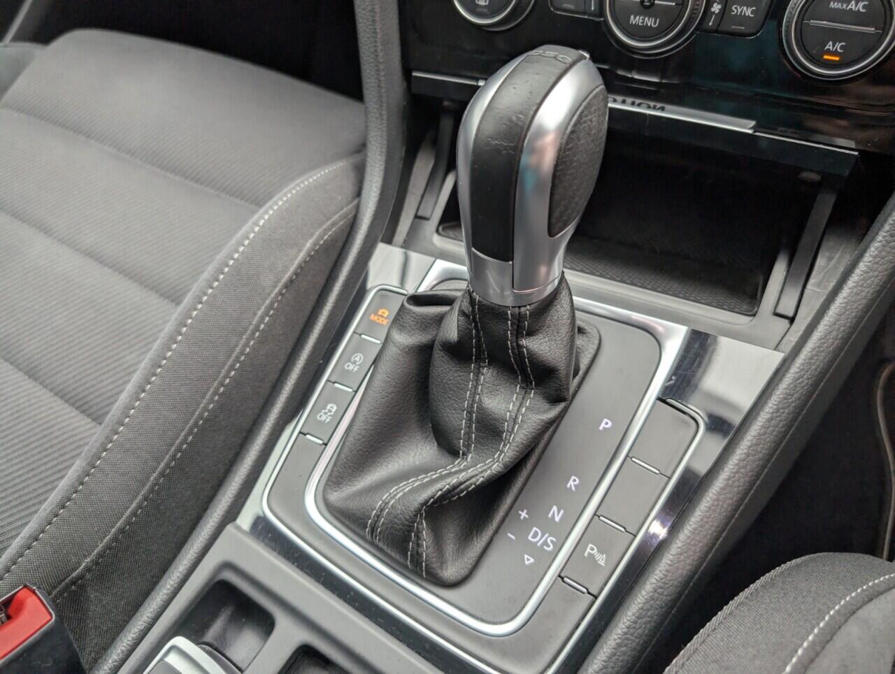 Used Volkswagen Golf 2017 for sale - 76422924: Photo 17