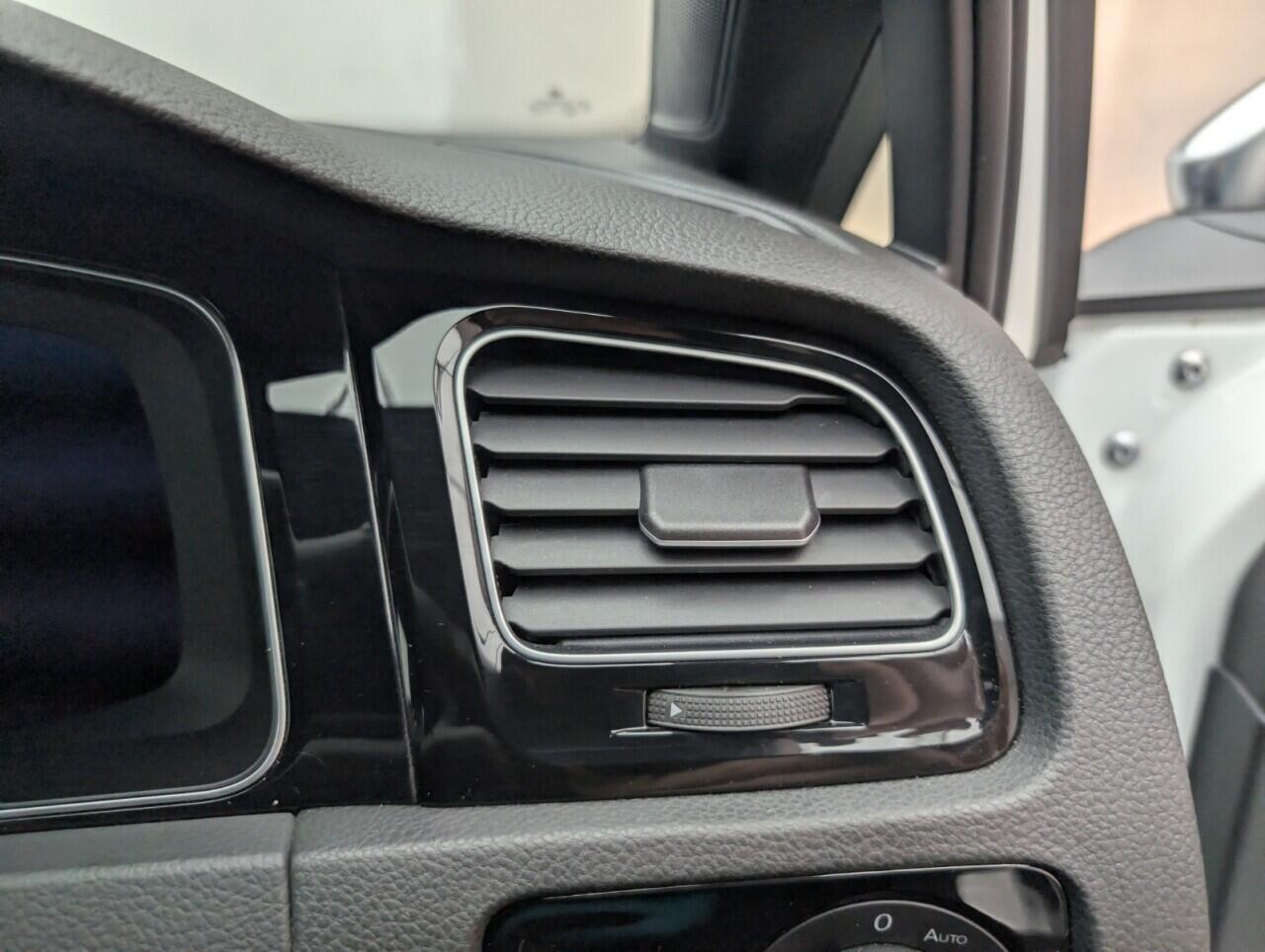 Used Volkswagen Golf 2017 for sale - 76422924: Photo 21