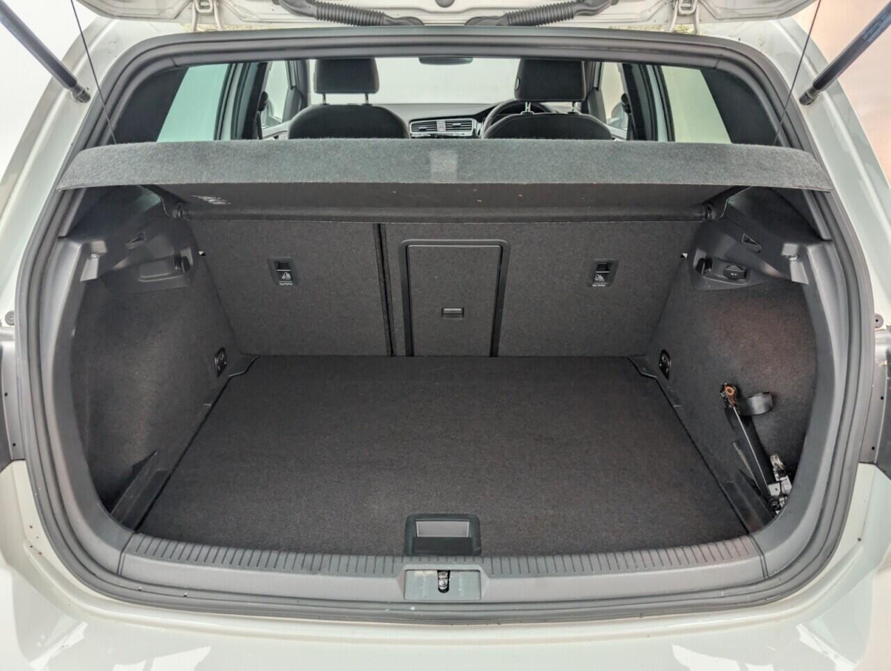 Used Volkswagen Golf 2017 for sale - 76422924: Photo 26