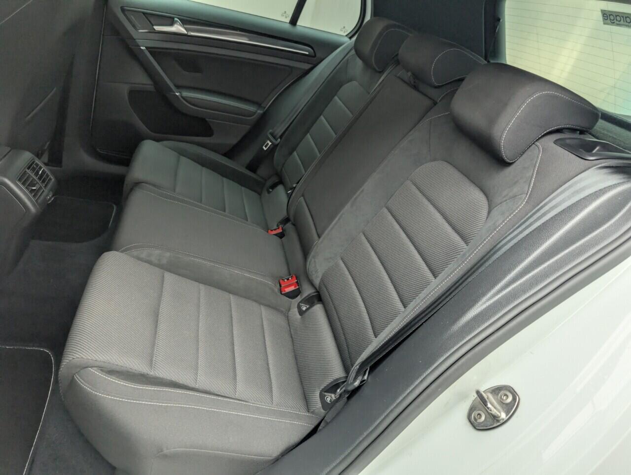 Used Volkswagen Golf 2017 for sale - 76422924: Photo 27