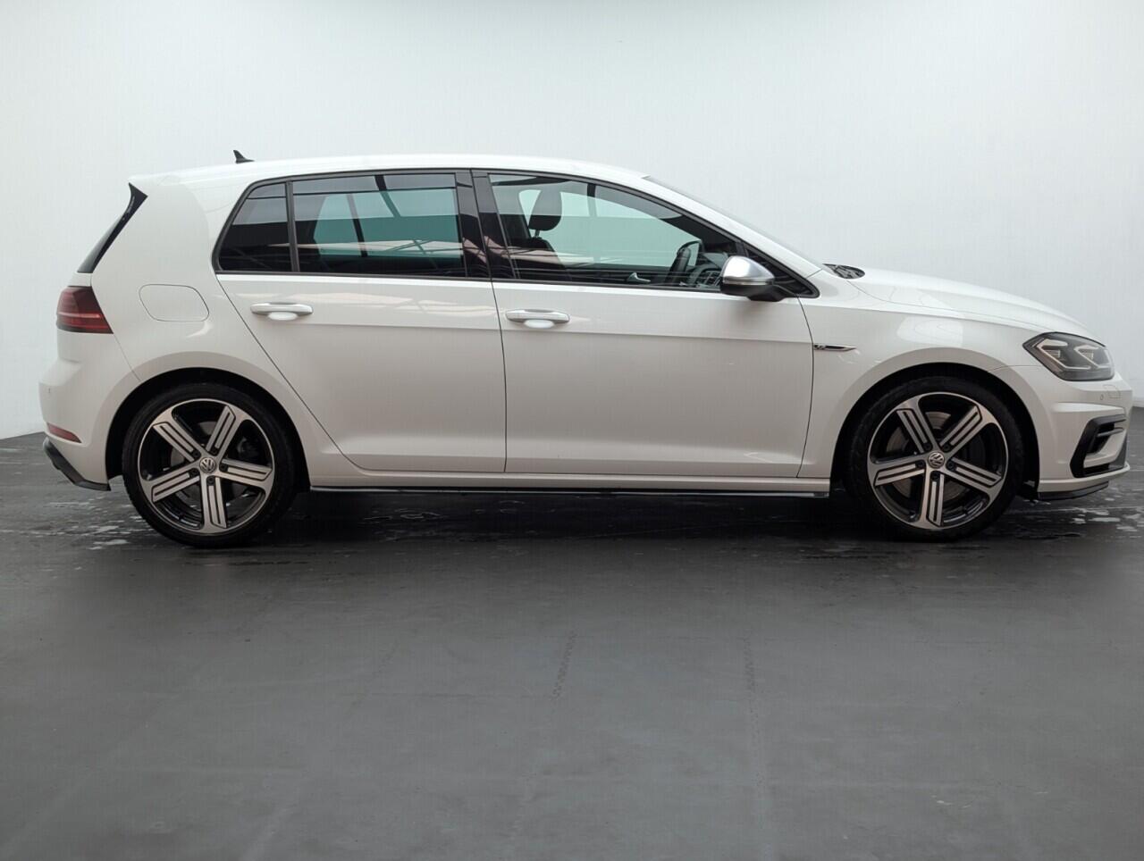 Used Volkswagen Golf 2017 for sale - 76422924: Photo 9