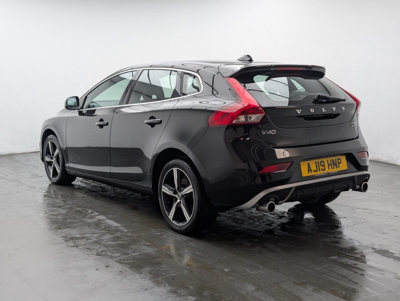 Used Volvo V40 2019 for sale - 77131826: Photo 17