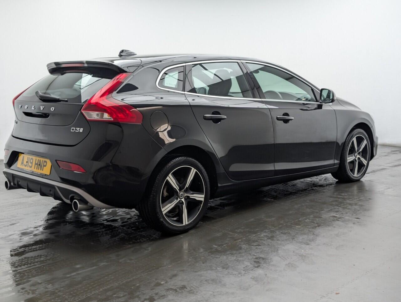 Used Volvo V40 2019 for sale - 77131826: Photo 19