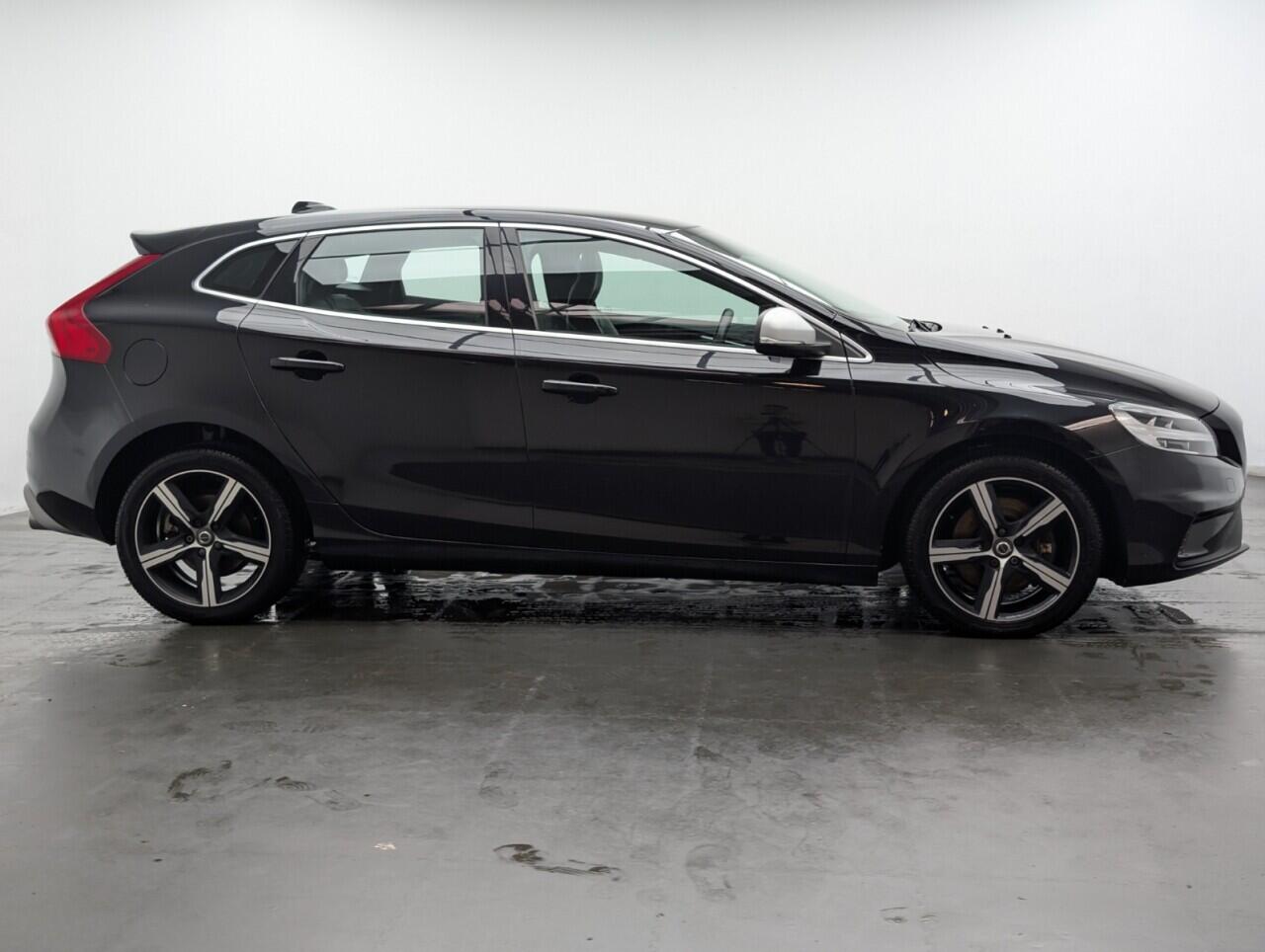 Used Volvo V40 2019 for sale - 77131826: Photo 20
