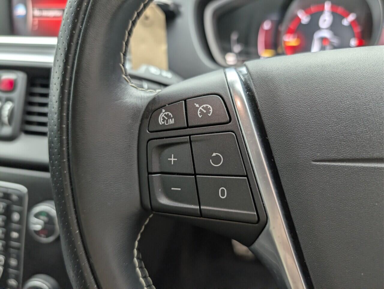 Used Volvo V40 2019 for sale - 77131826: Photo 29