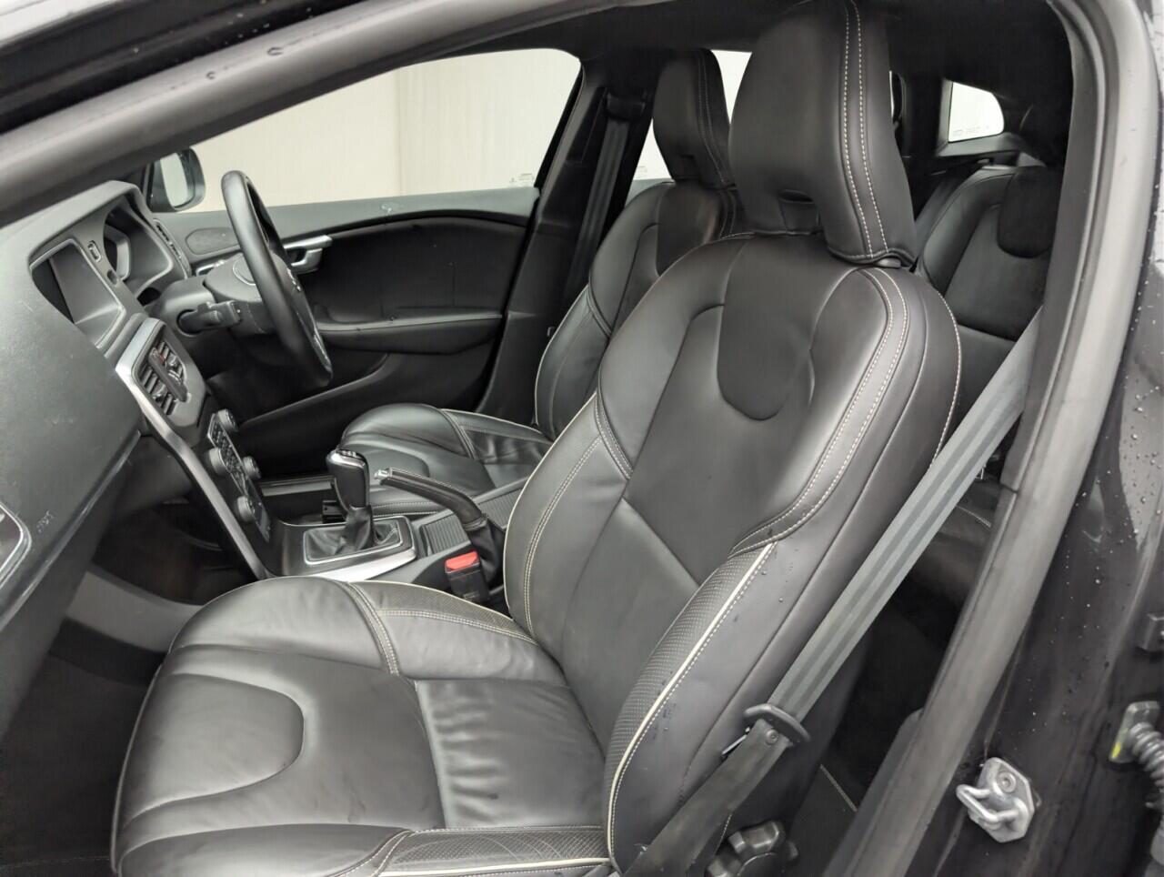 Used Volvo V40 2019 for sale - 77131826: Photo 38