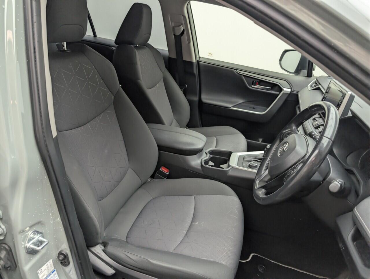 Used Toyota RAV4 2020 for sale - 76701384: Photo 12