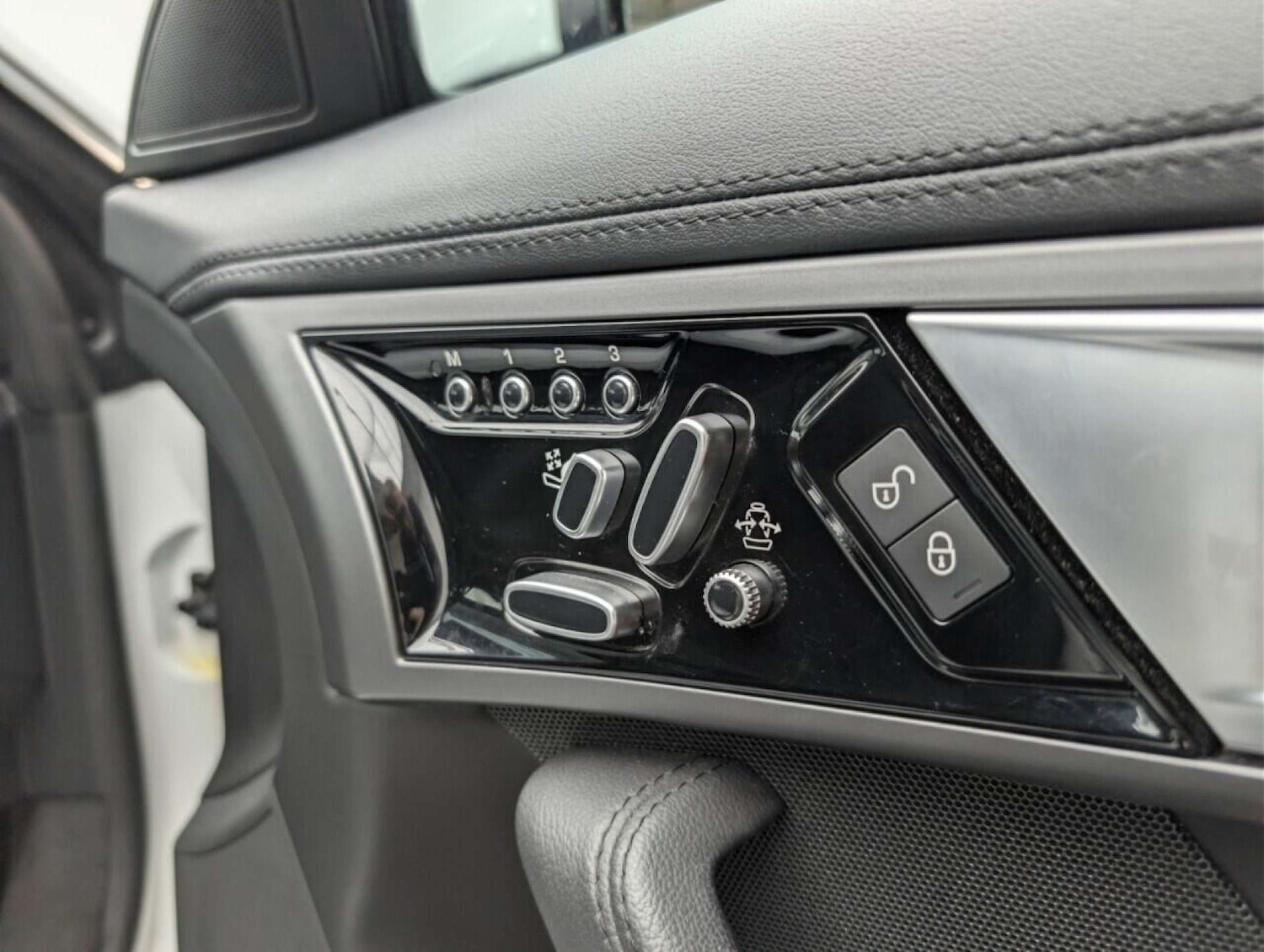 Used Jaguar F-Type 2017 for sale - 77778164: Photo 23