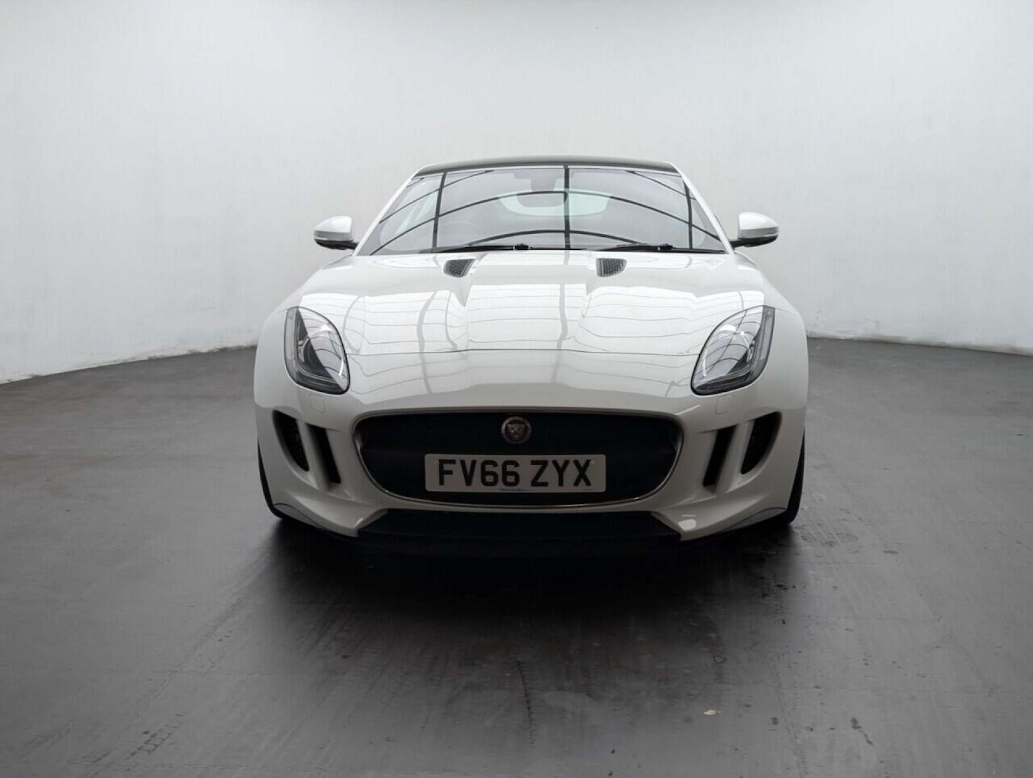 Used Jaguar F-Type 2017 for sale - 77778164: Photo 3
