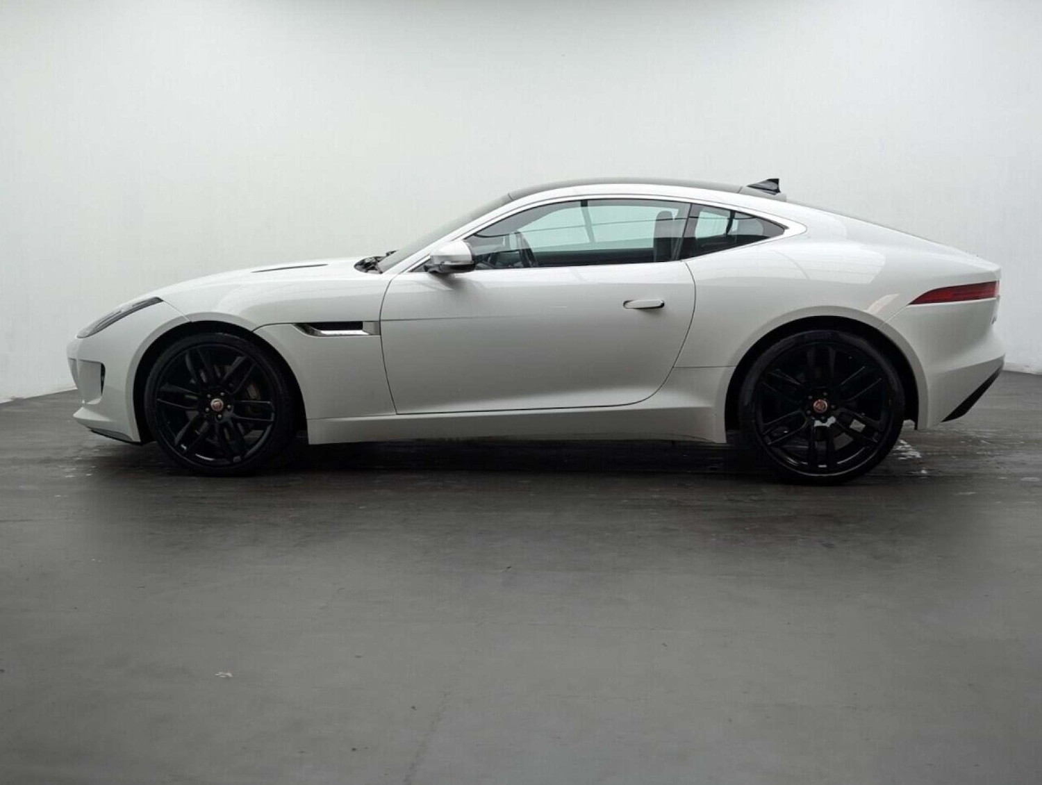Used Jaguar F-Type 2017 for sale - 77778164: Photo 5