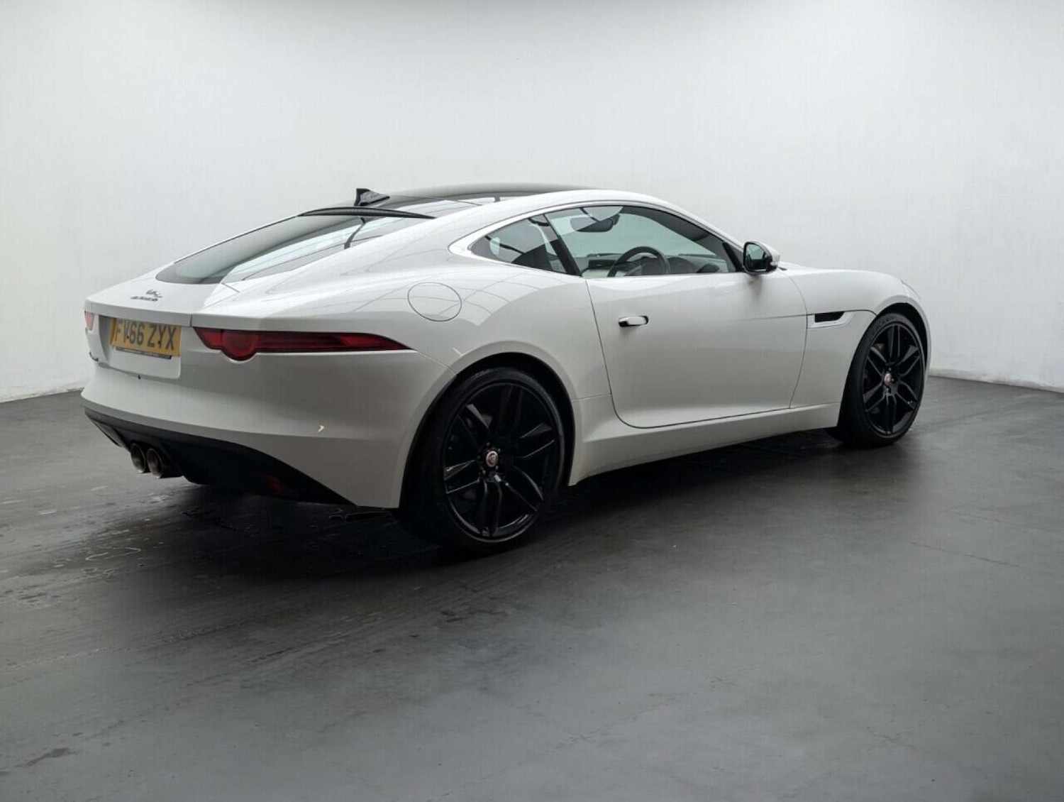 Used Jaguar F-Type 2017 for sale - 77778164: Photo 8
