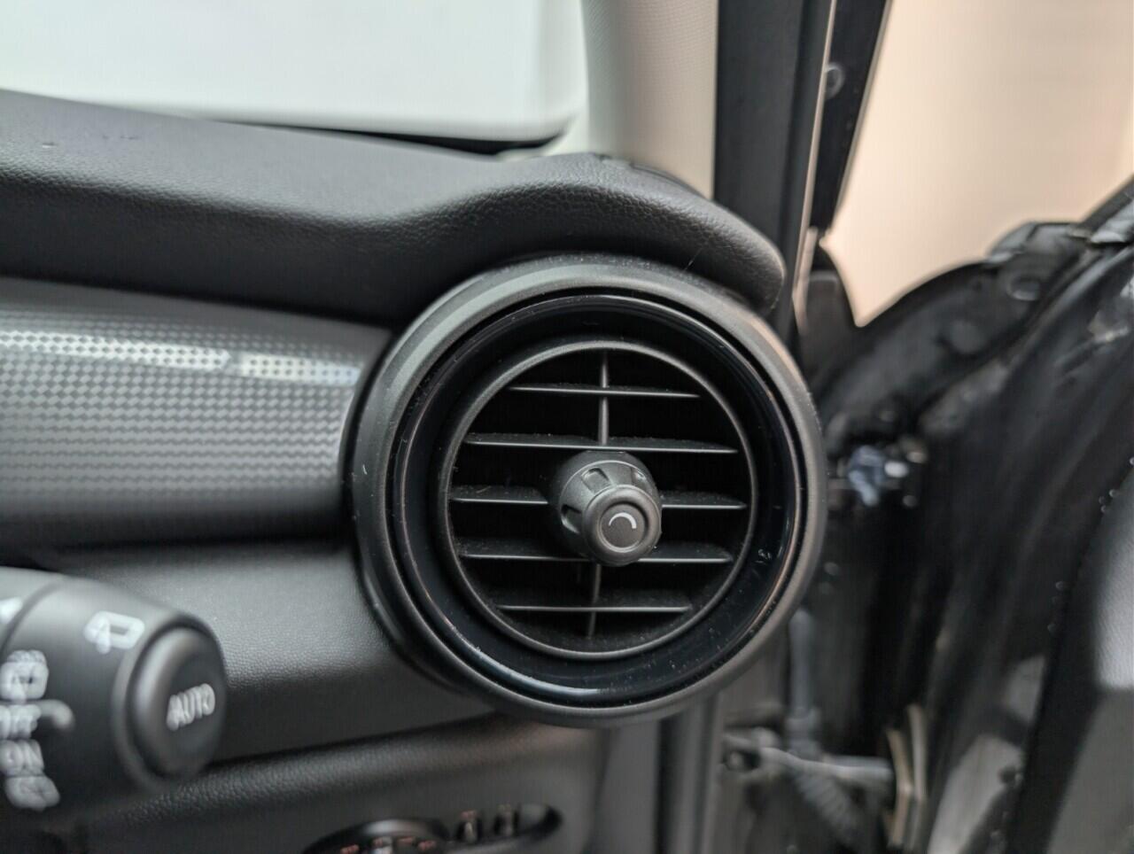 Used MINI Hatch 2019 for sale - 76607873: Photo 20