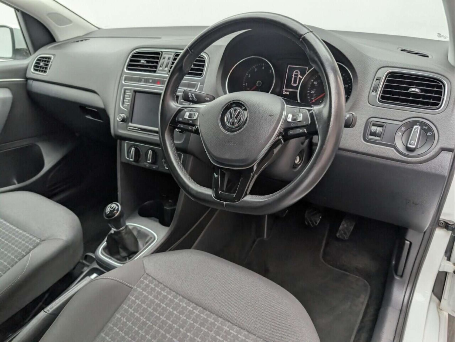Used Volkswagen Polo 2016 for sale - 77712993: Photo 11