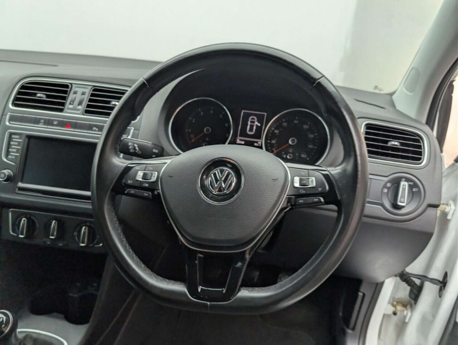 Used Volkswagen Polo 2016 for sale - 77712993: Photo 23