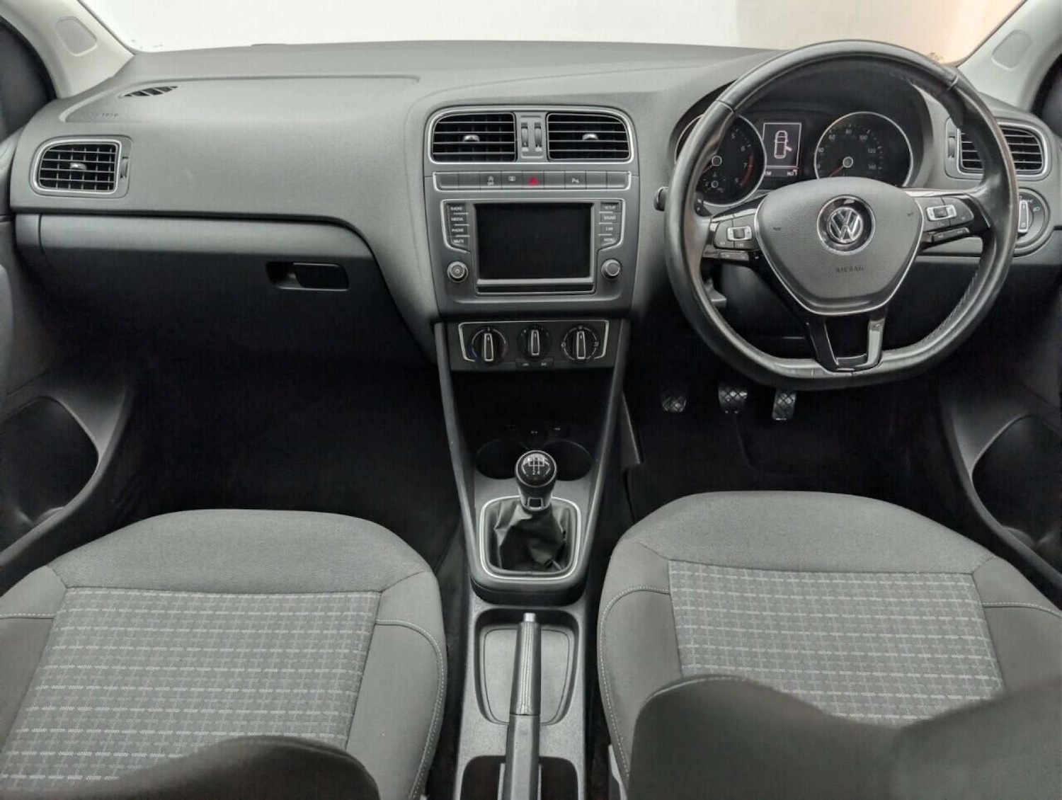 Used Volkswagen Polo 2016 for sale - 77712993: Photo 24