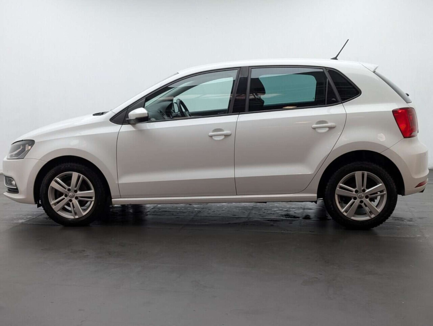 Used Volkswagen Polo 2016 for sale - 77712993: Photo 5