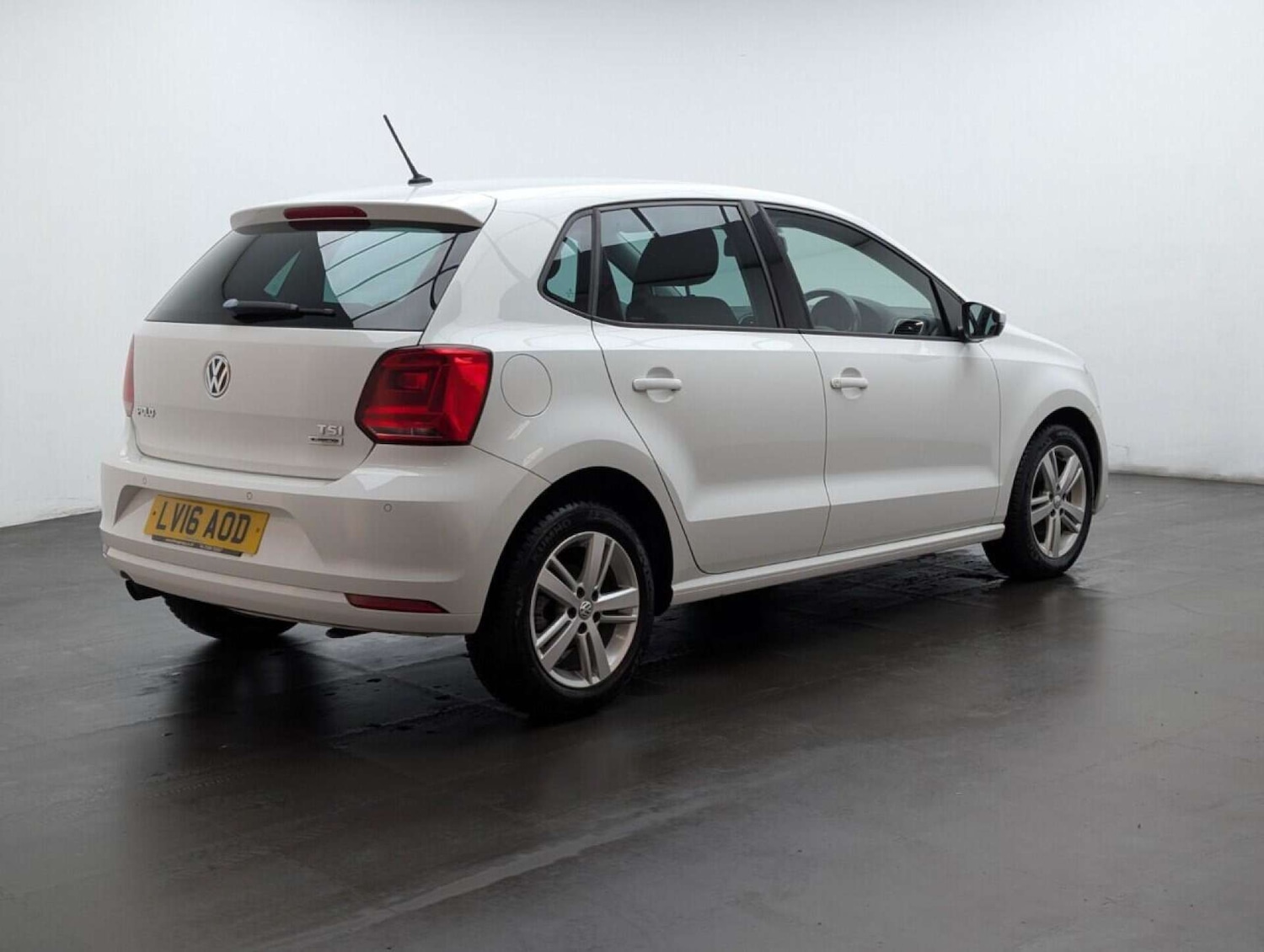 Used Volkswagen Polo 2016 for sale - 77712993: Photo 8