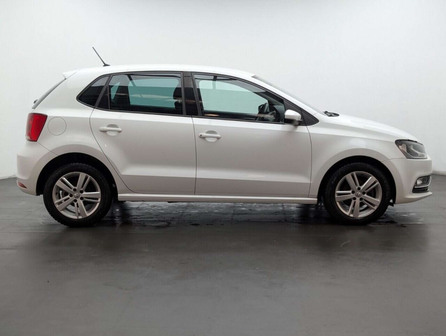 Used Volkswagen Polo 2016 for sale - 77712993: Photo 9