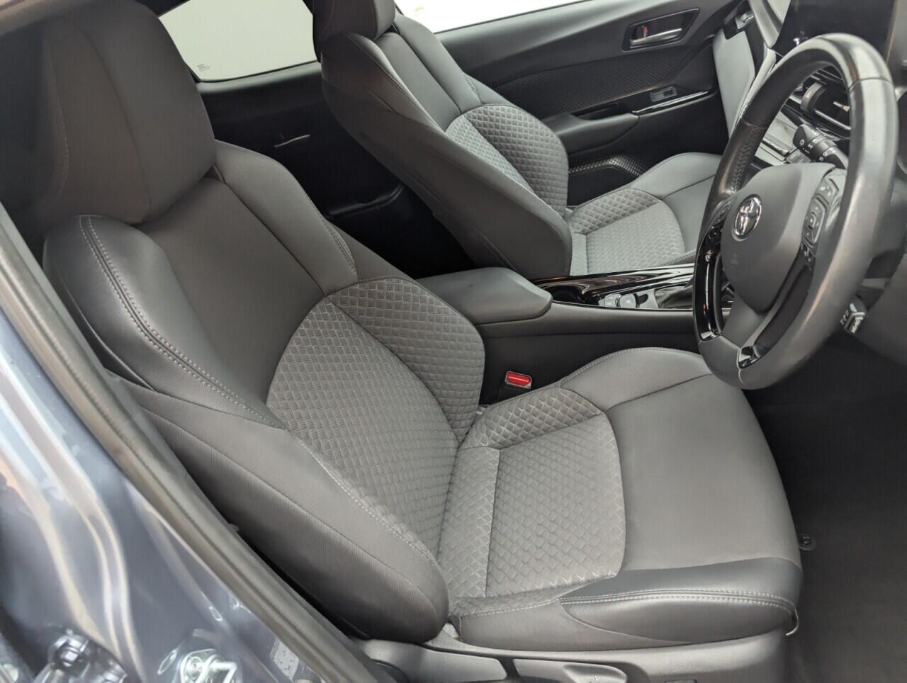 Used Toyota C-HR 2022 for sale - 76425262: Photo 12