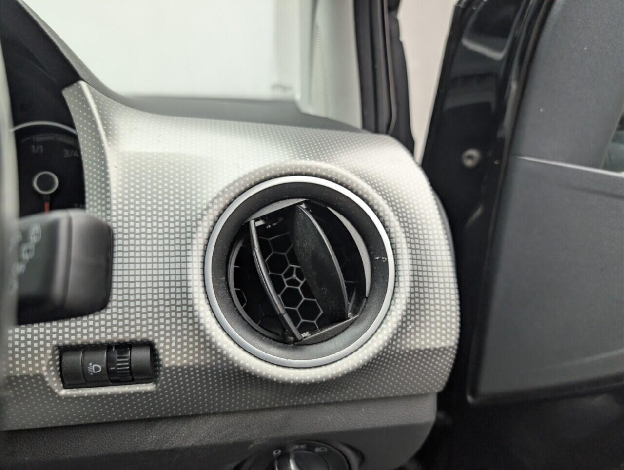 Used Volkswagen up! 2018 for sale - 77191803: Photo 18