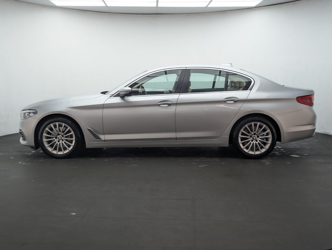 Used BMW 5 Series 2017 for sale - 76425146: Photo 5