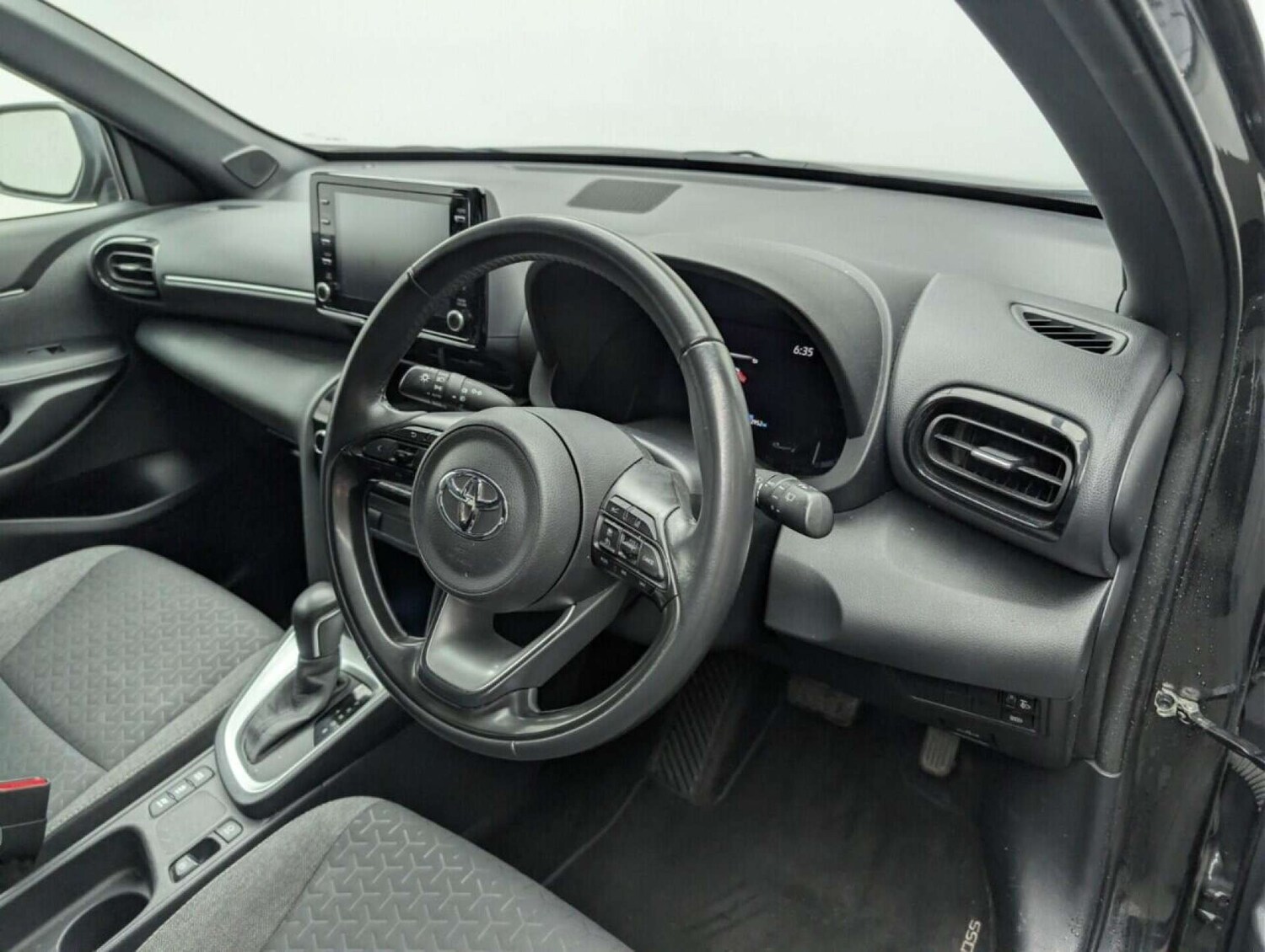 Used Toyota Yaris Cross 2022 for sale - 77714300: Photo 10