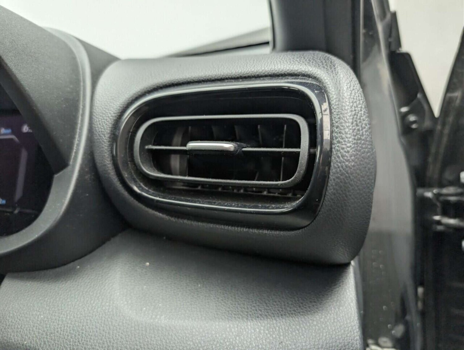 Used Toyota Yaris Cross 2022 for sale - 77714300: Photo 21